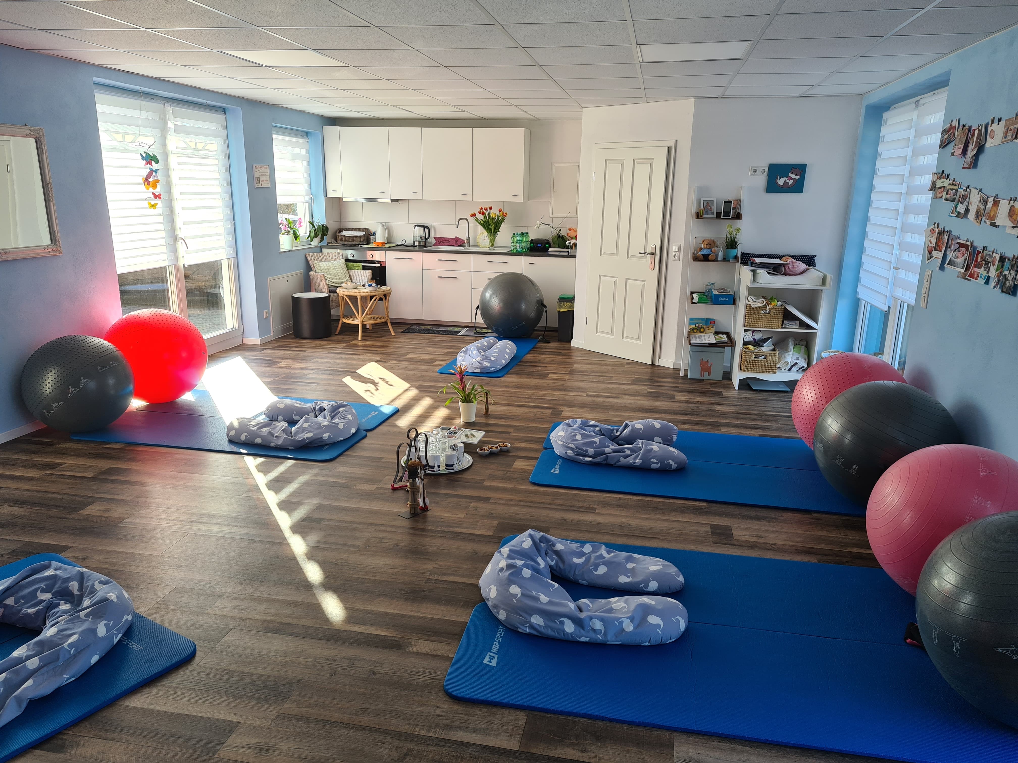 Praxis Bilderwand und Wickelplatz